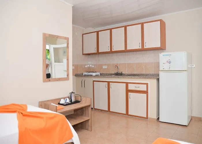 Mali Beach Aparthotel