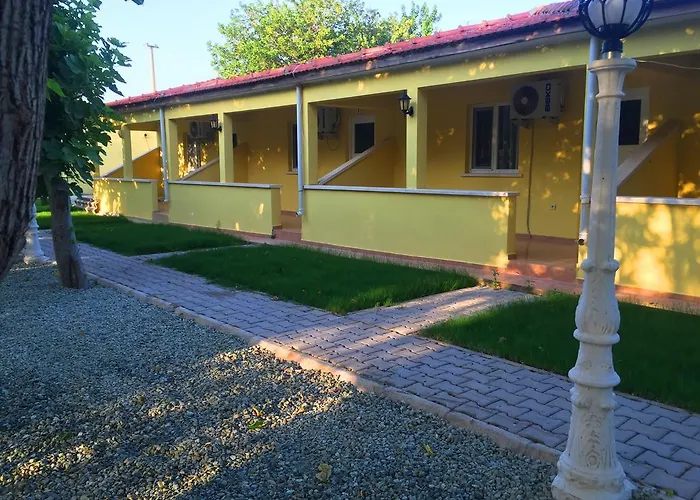 Mali Beach Aparthotel 2*