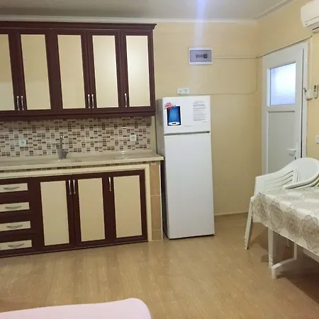 Apartahotel Mali 2*