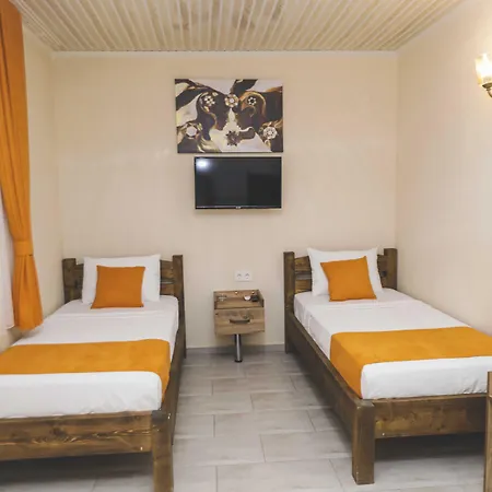 Apartahotel Mali 2*